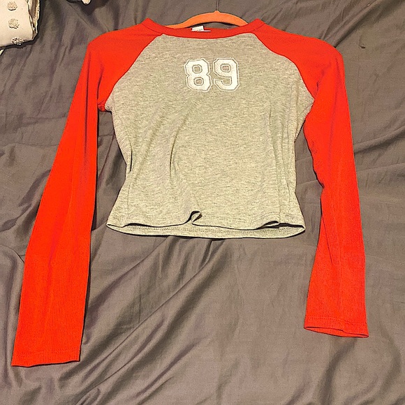 Tops - Red and grey cropped 98 long sleeved top
